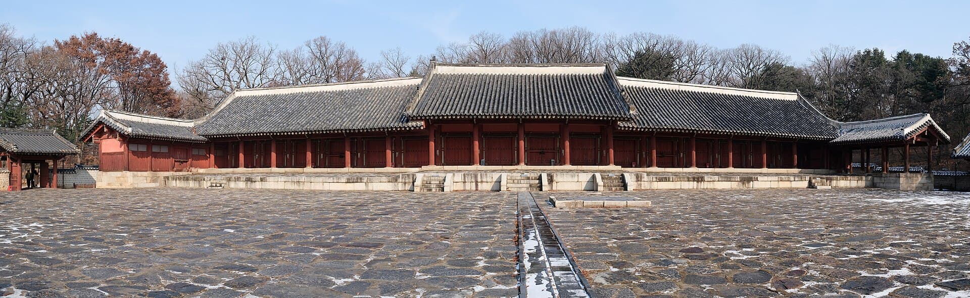 Yeongnyeongjeon, the second hall of spirit tablets