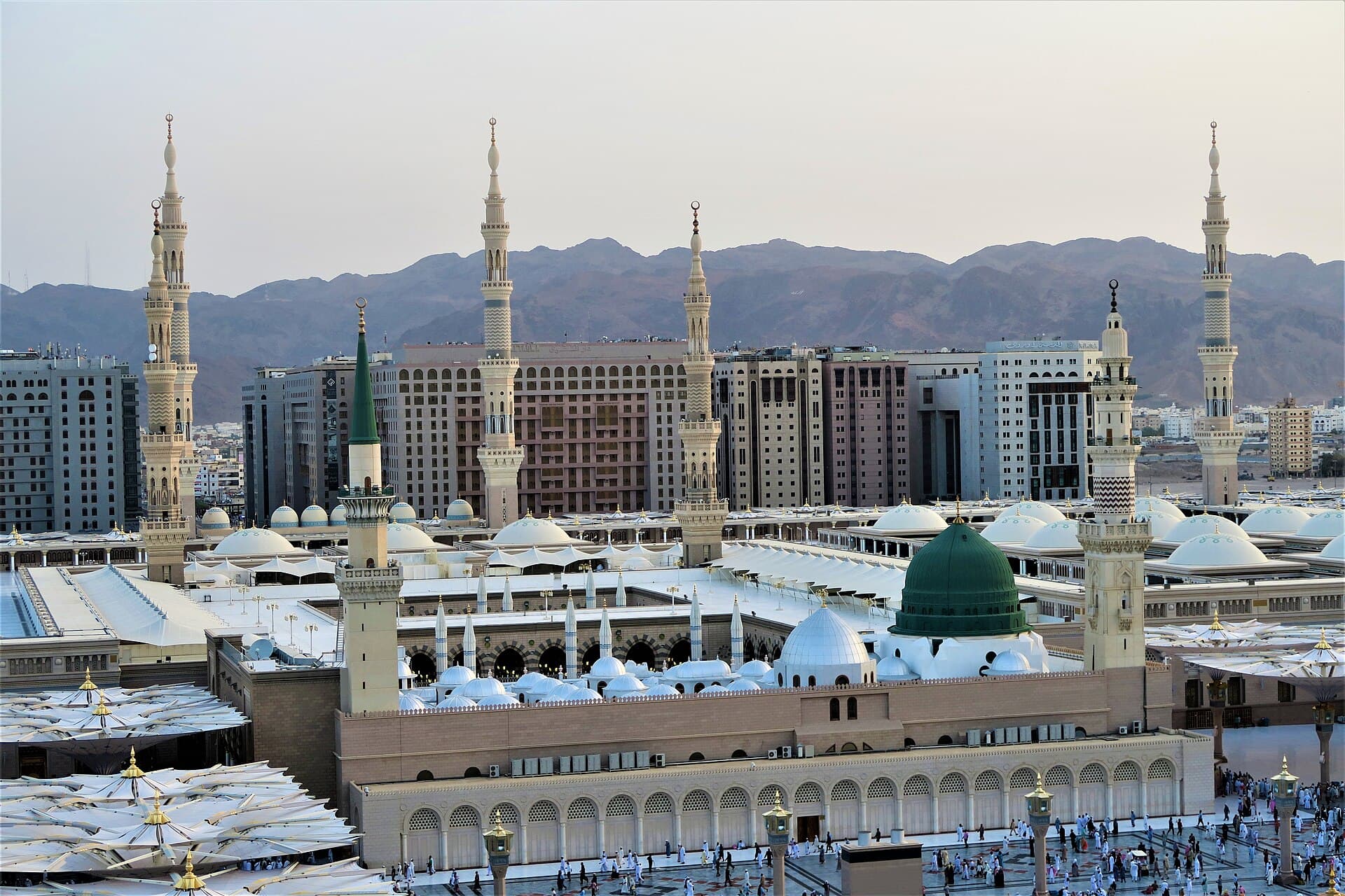 The Prophet's Mosque and its Green Dome at dusk