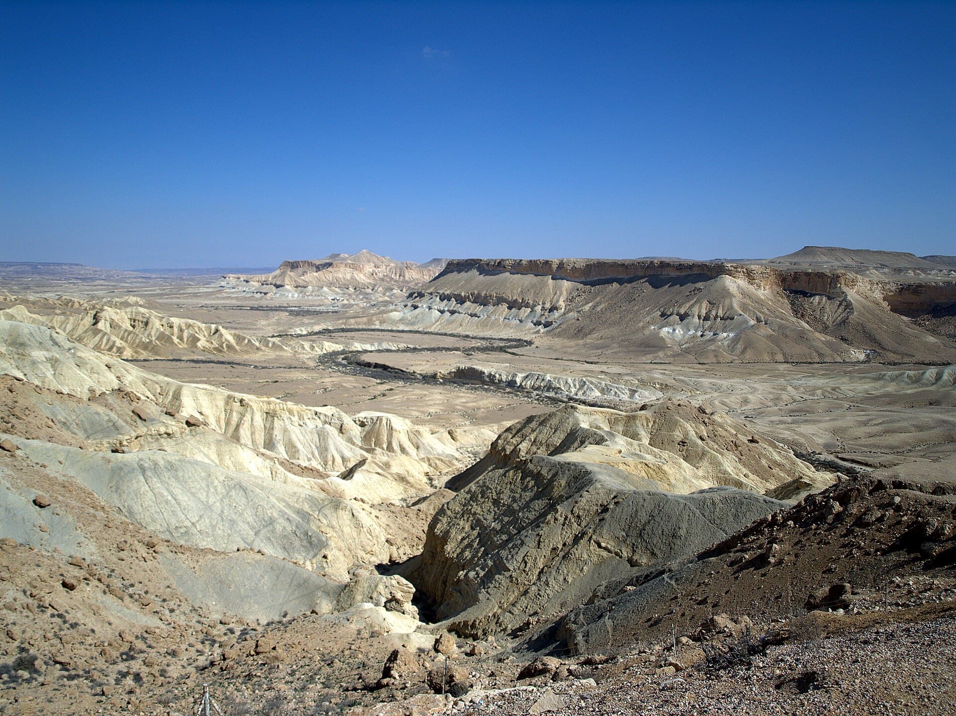 The endless desert plain of the Zin Valley