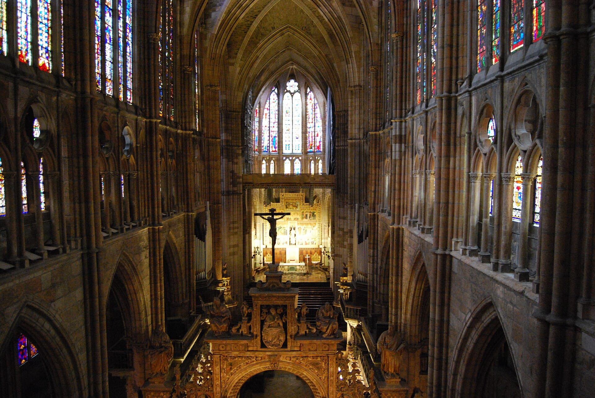 The nave of León Cathedral wrapped in stained glass