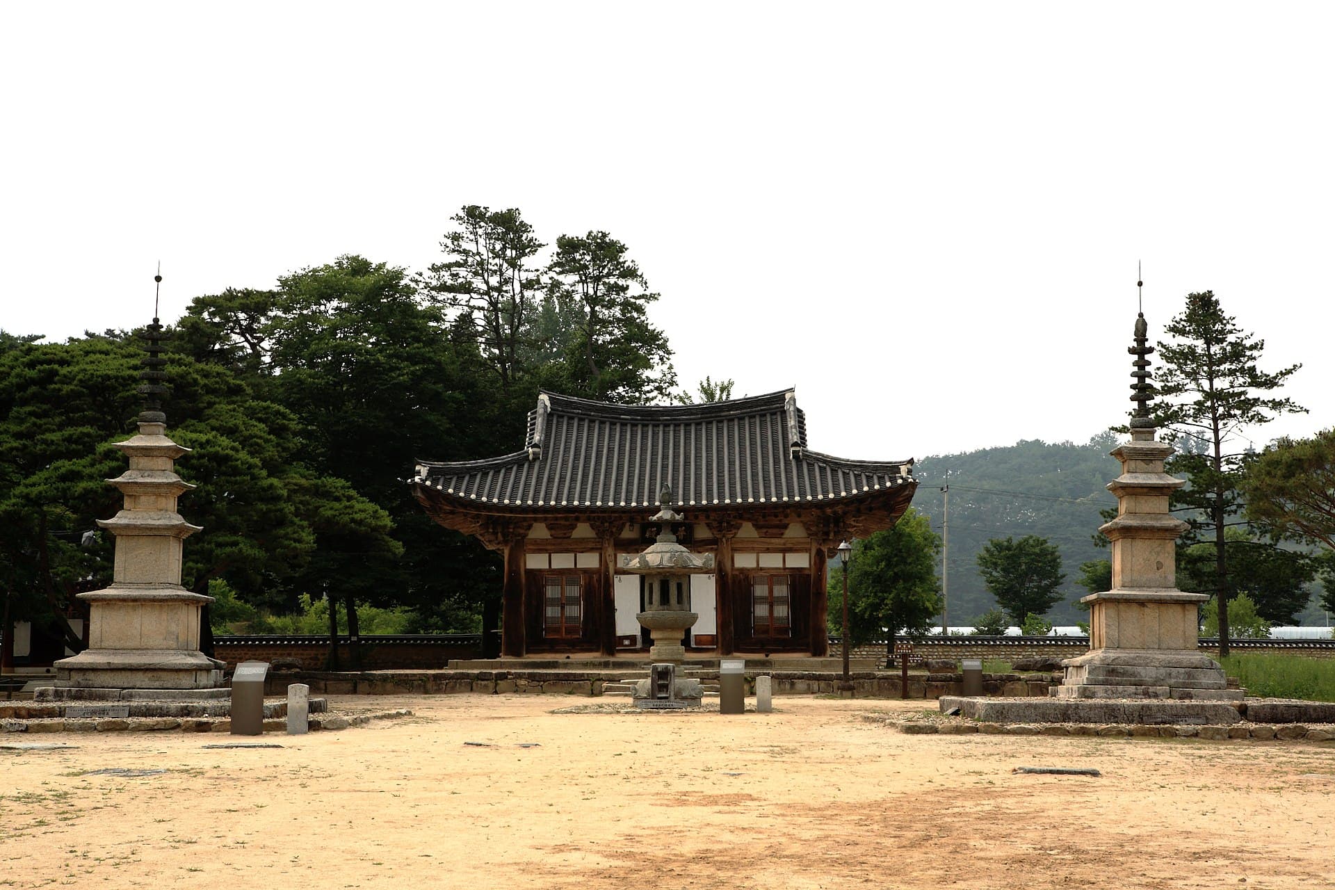 Silsangsa at the foot of Jirisan