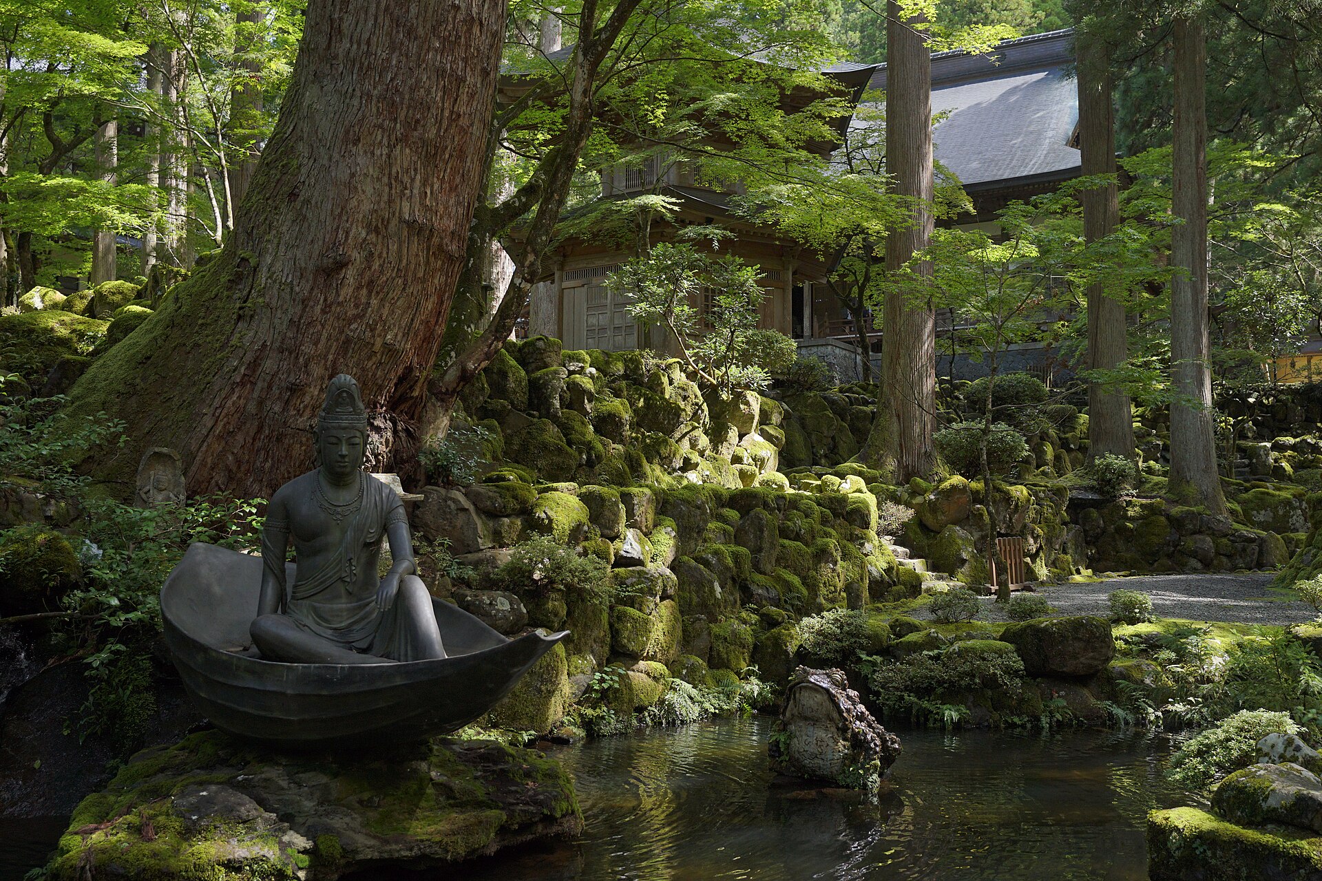 Eihei-ji, mountain monastery of practice