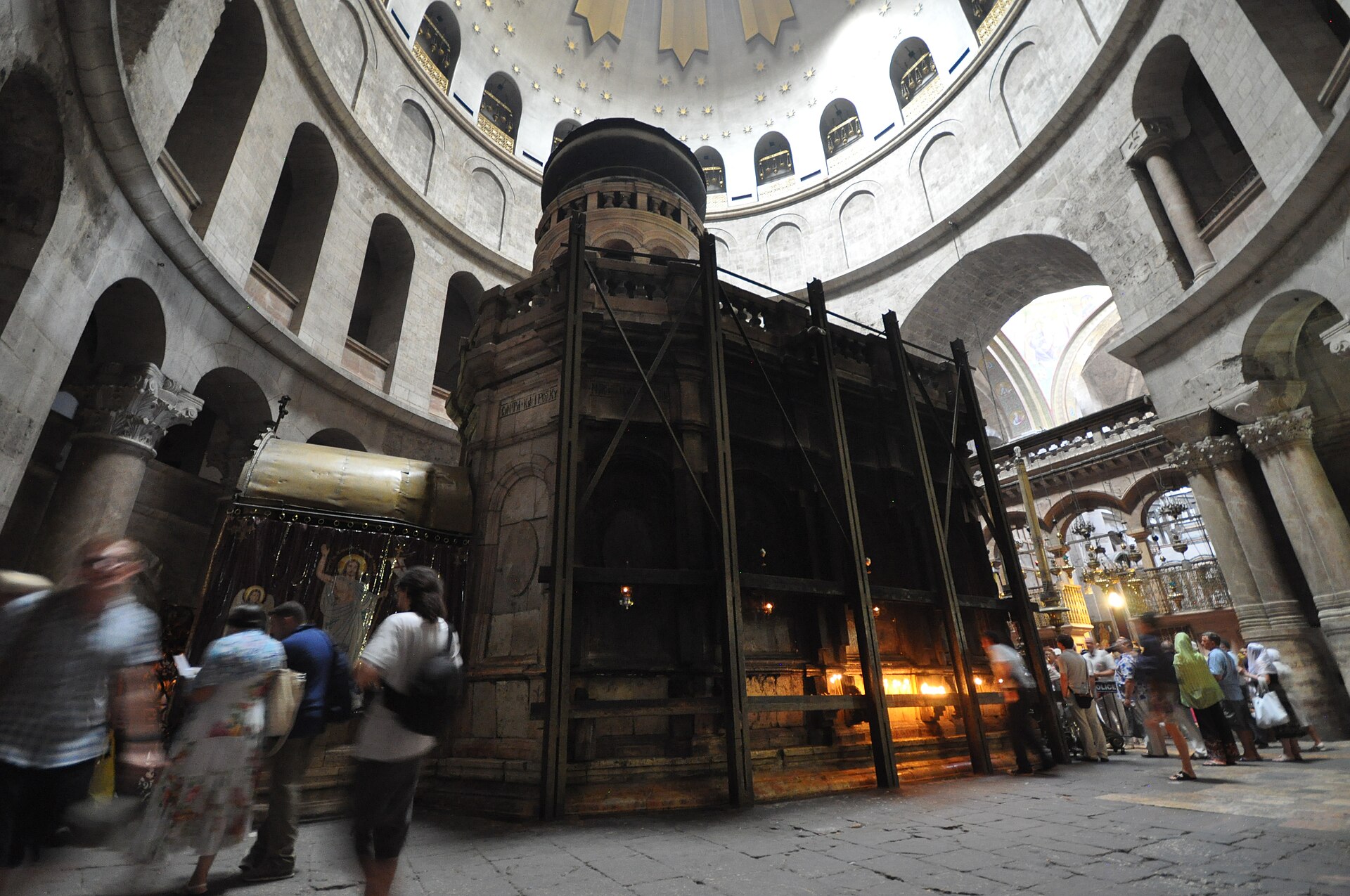 The Aedicule enclosing the tomb beneath the rotunda