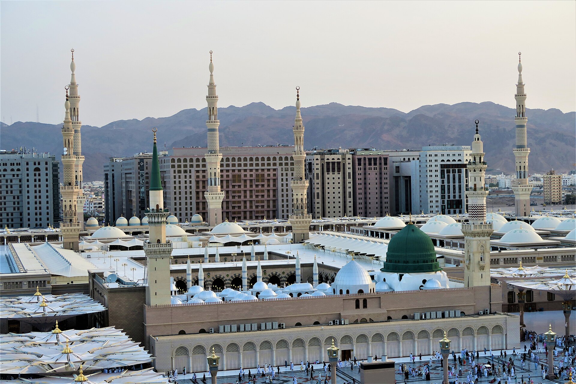 The Prophet's Mosque and its Green Dome at dusk