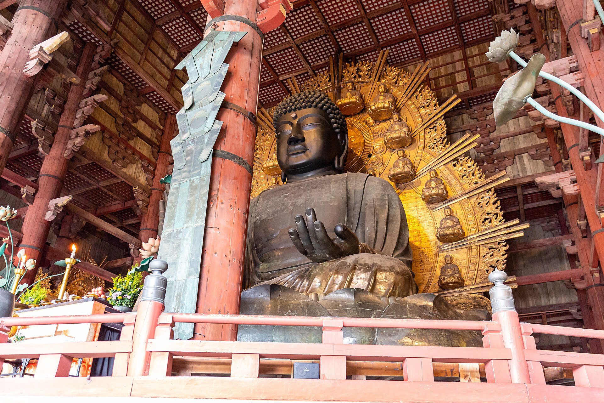 The great bronze Buddha seated within the hall